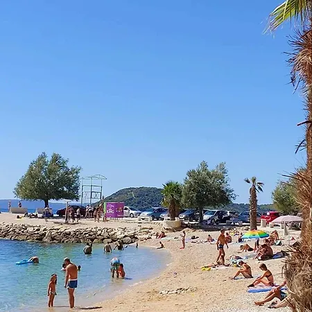 アパート Demi スプリト