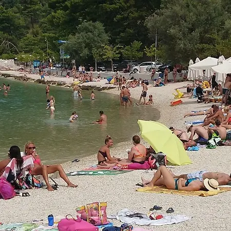 Demi アパート スプリト