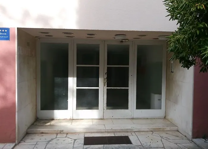 Demi Appartement